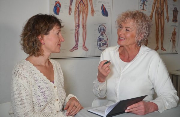 Anita_und_Petra_Gespräch